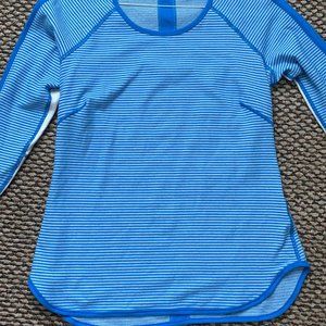 Lululemon long sleeve size 8